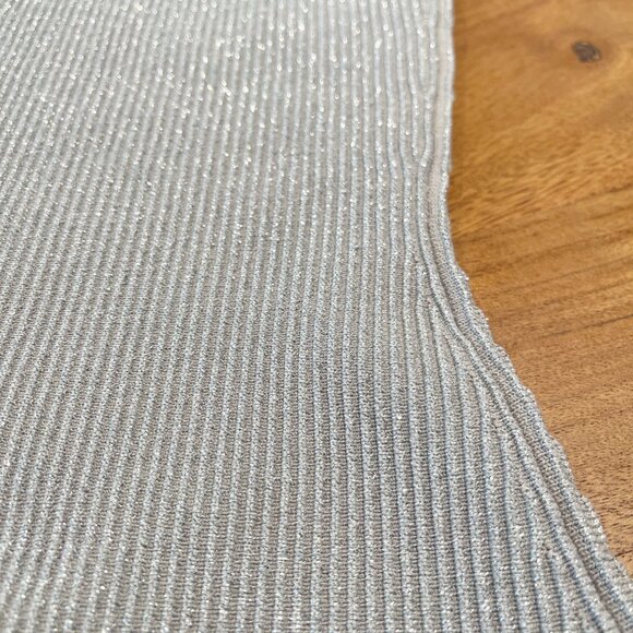 ✨ Silver Sparkly Sculpt Knit One-Shoulder Tee | Babaton - Picture 4 of 5